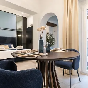 Modern In The Heart Of By Rems Apartamento