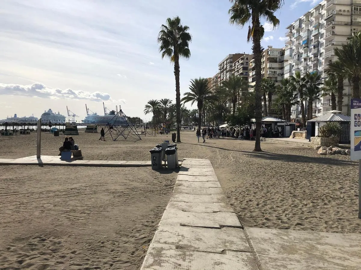 Luminoso y coqueto apartamento con jardín Málaga